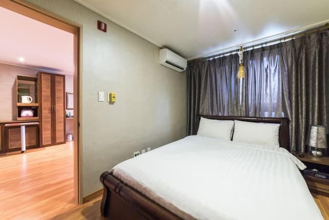 Suite (Additional guest more than 2, KRW10,000 charge per guest at the property)