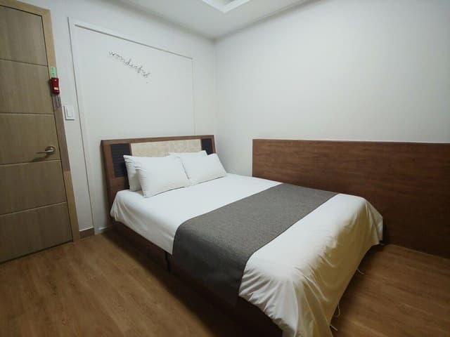 Business Single Room