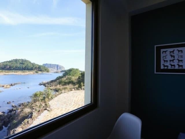 Double Room (Room 2)