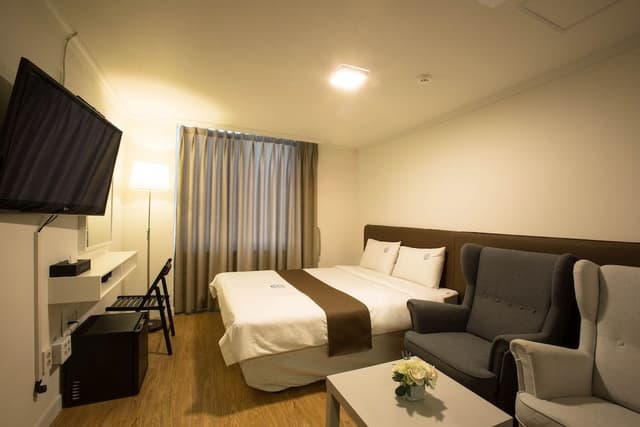Deluxe Double Room (Base pax 2, Parking)