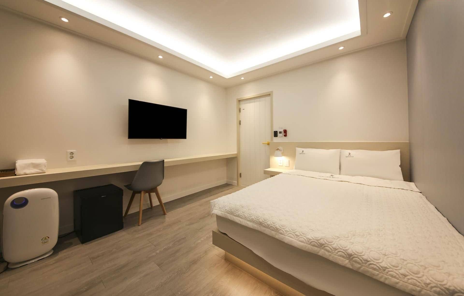 BACKPACKERS IN YEOSU (Korea Quality) BACKPACKERS IN YEOSU (Korea Quality)
