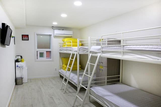 1 Person in 4-Bed Dormitory - Female Only
