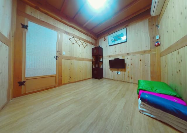 Triple Room, Private Bathroom (Free Korean Traditional Clothes Exp.)