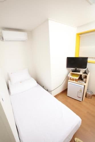 Single Room with Private Bathroom
