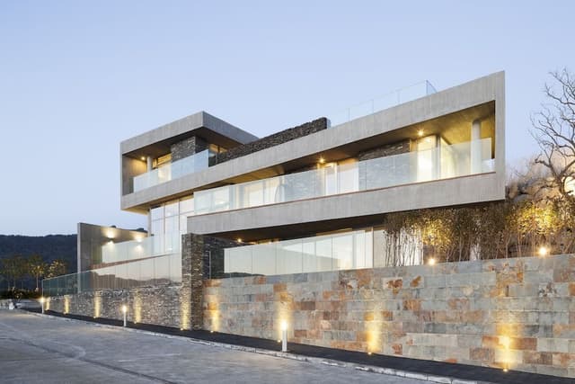 Duplex (The Castle) (Duplex)
