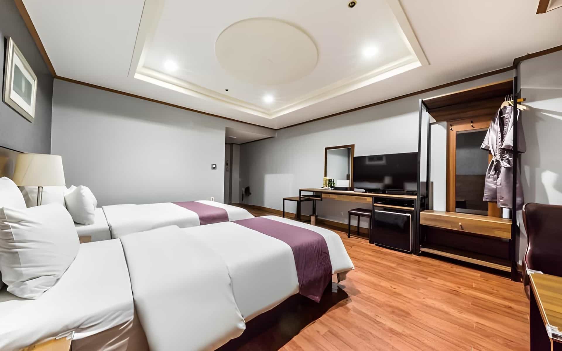 โรงแรมโนเบลส ทัวริสท์ โรงแรมโนเบลส ทัวริสท์