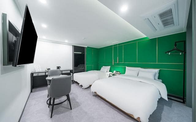Premium Twin Room