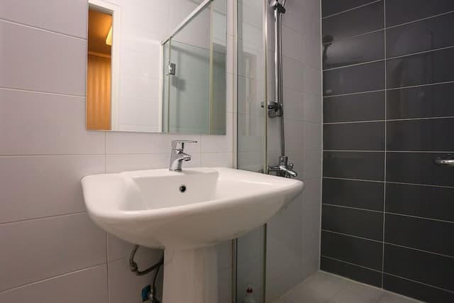 Twin Room (A)