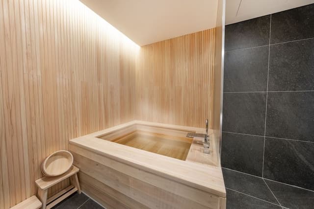 Deluxe Hinoki bath Double - Free Breakfast for 2 (Rice Noodle) Room is larger than most in Busan