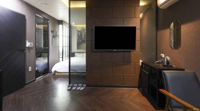 Family Twin Room