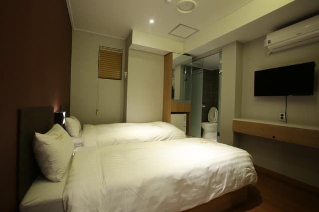Deluxe Twin - 2 Single Beds
