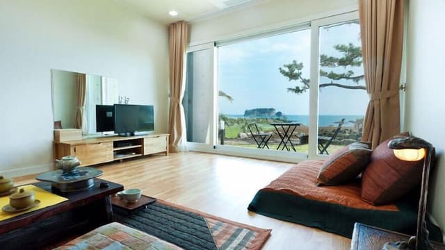 Deluxe Double Room (Type B)