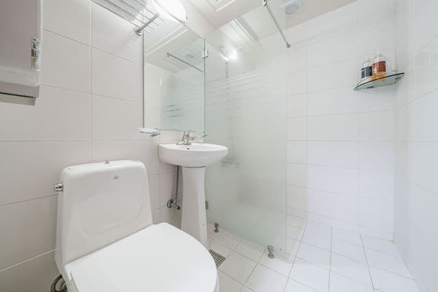Standard Double Room (Check-in unavailable after midnight, please notify check-in time in advance)