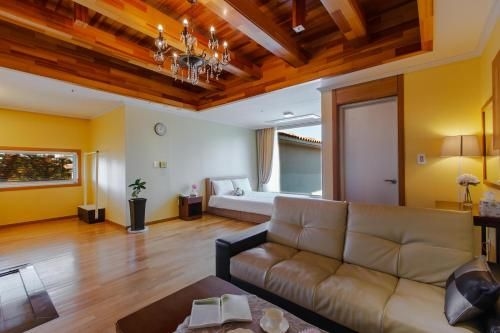 ฮาร์โมนี่ รีสอร์ต (Harmony Resort)1