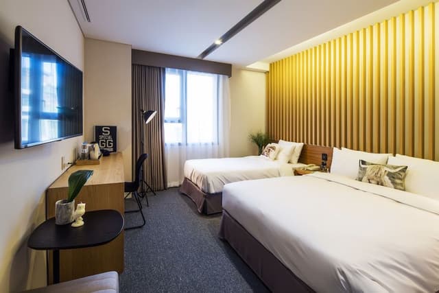 Deluxe Twin Room