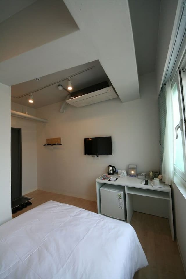 Double Room (Non-Korean Nationals Only)