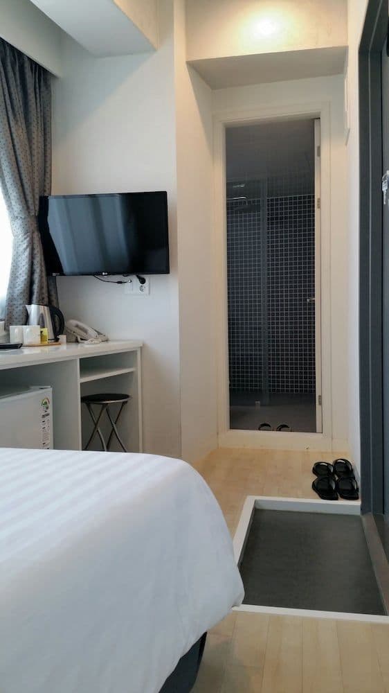 Double Room (Non-Korean Nationals Only)
