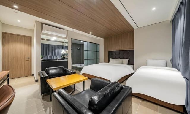 Premier Twin Room