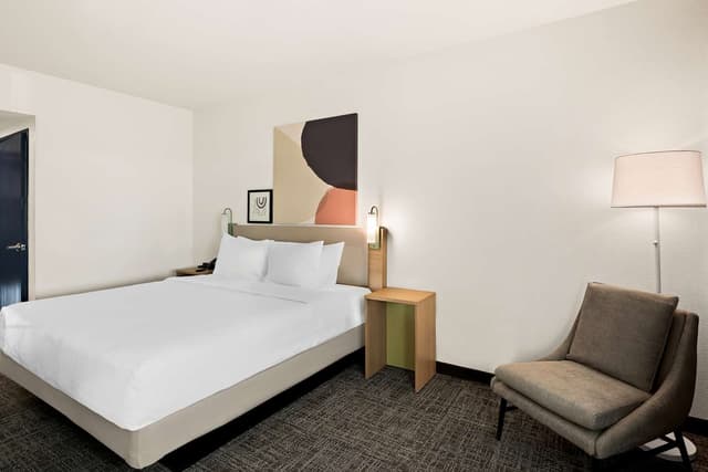 1 KING BED