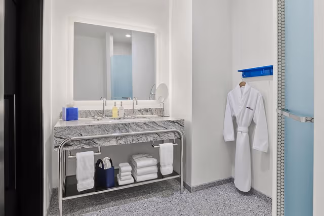 Deluxe Suite, 1 Bedroom, Corner