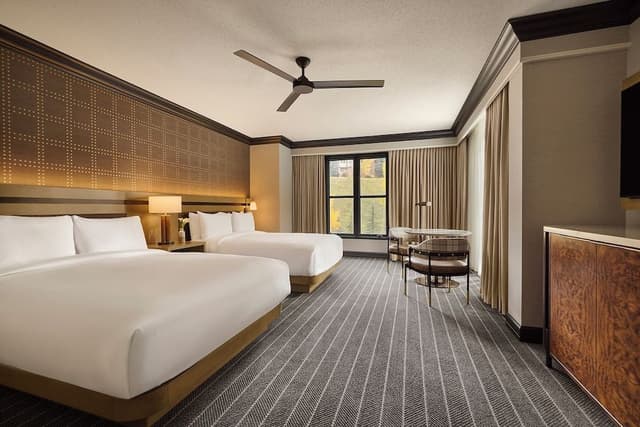 Room, 2 Queen Beds, Mountain View