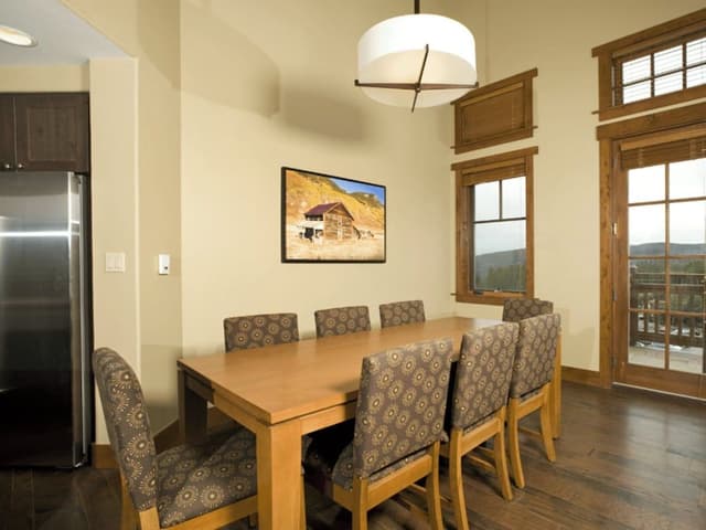 Condo, 3 Bedrooms