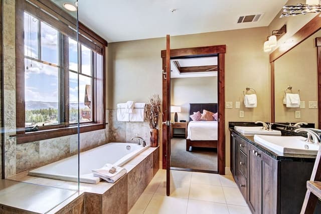 Condo, 1 Bedroom