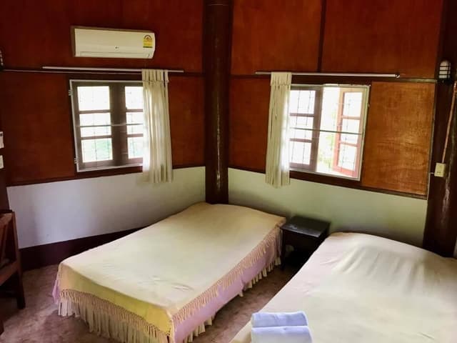 Deluxe (Room Only)