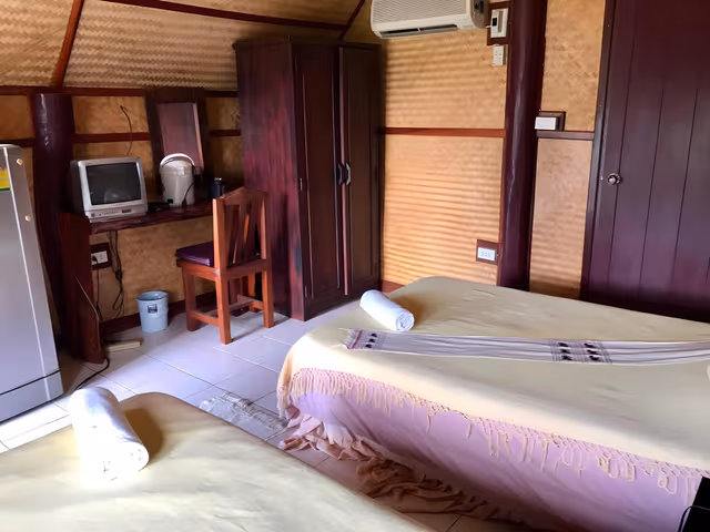 Deluxe (Room Only)