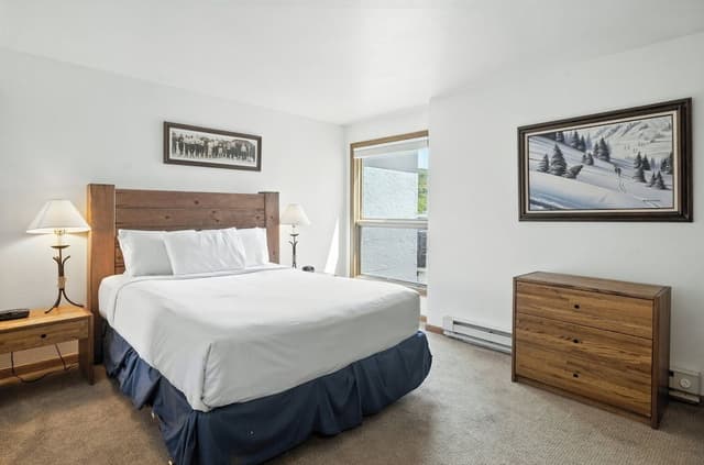 Plaza: 3 Bedroom 3 Bath 4 Peak