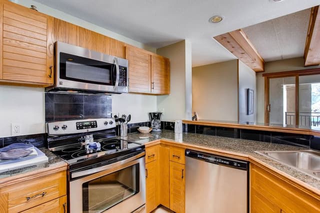 Room, 2 Bedrooms (Plaza, 2 Bath 3 Peak)