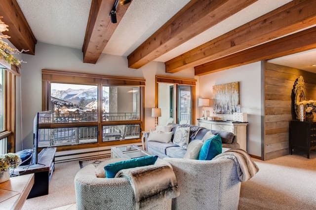 Room, 2 Bedrooms (Plaza, 2 Bath 4 Peak)