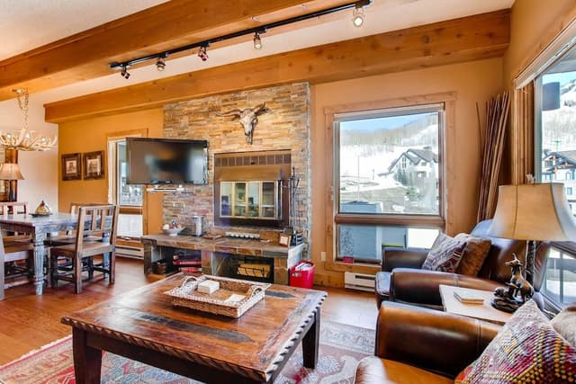Room, 2 Bedrooms (Plaza, 2 Bath 5 Peak)
