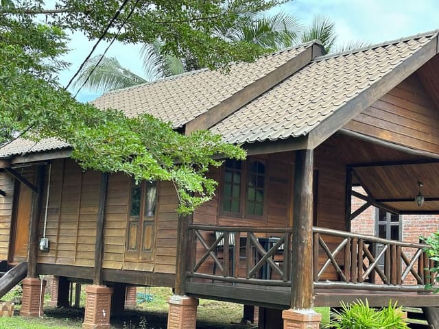 Signature Single Room, 1 King Bed, Garden View