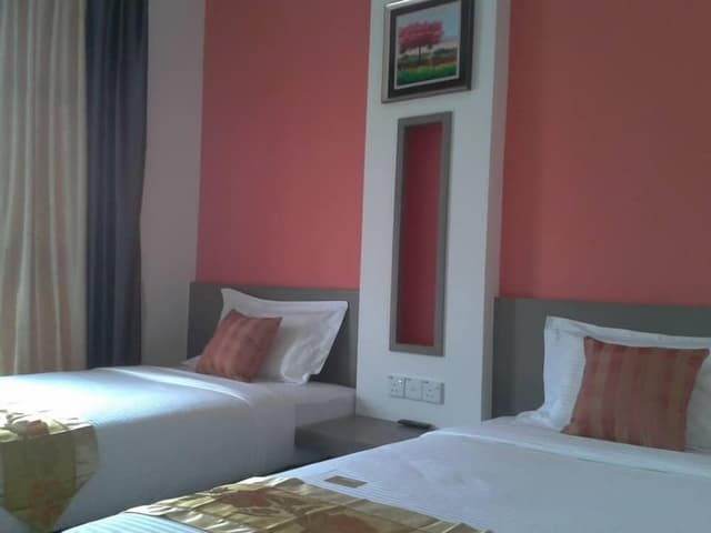 Boutique Superior Room (2 Single King Beds)