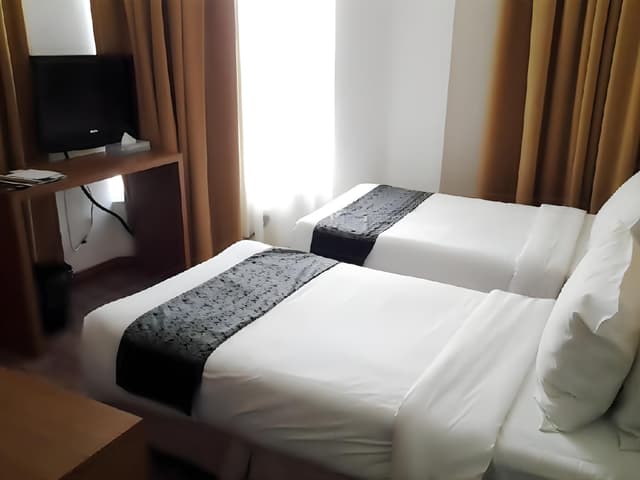 Deluxe Queen Room