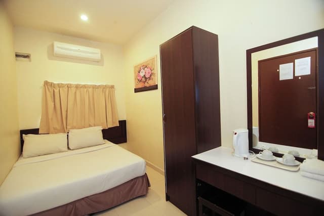 Bunga Raya Room