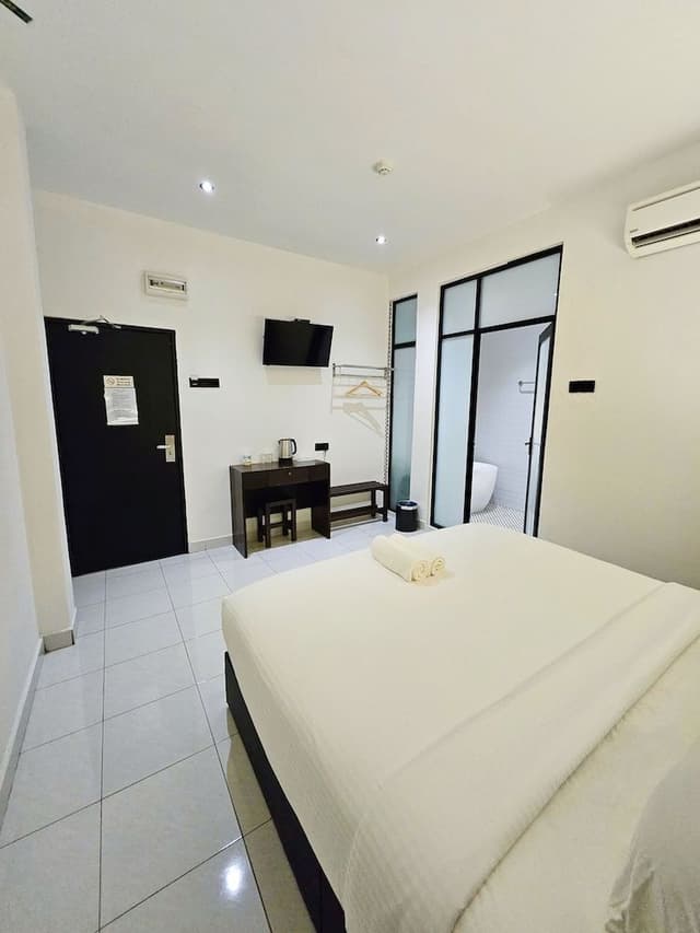 Standard Room, 1 King Bed