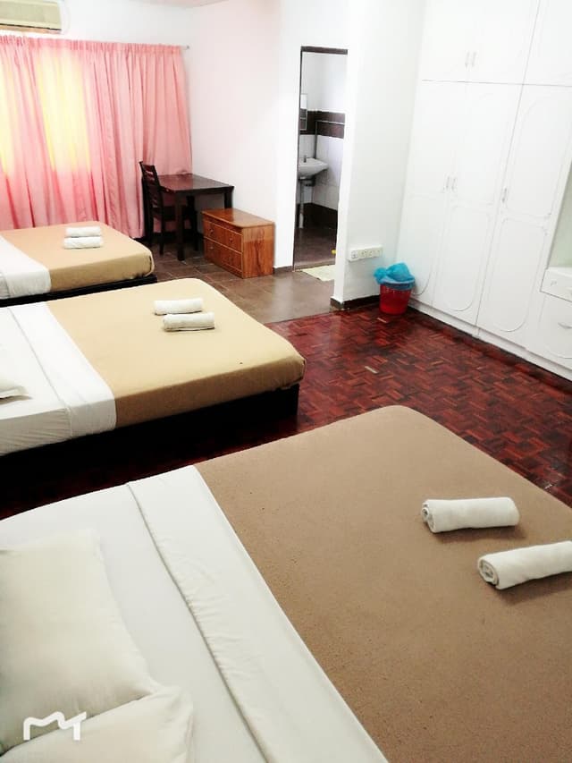 Deluxe Family Room for 6 People