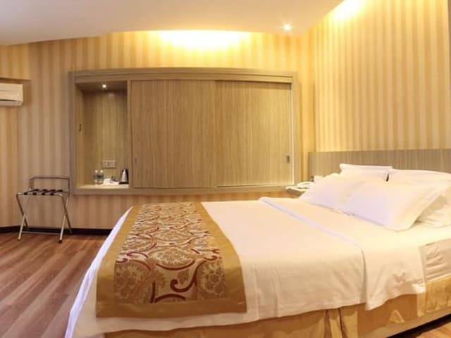 Superior King Room