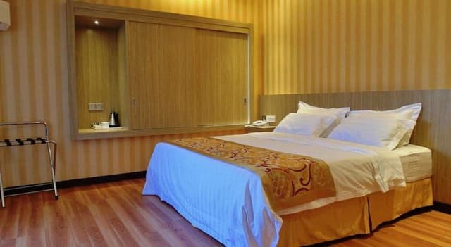 Superior Room, No Windows