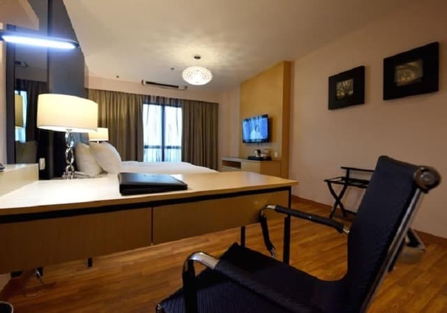 Executive Room