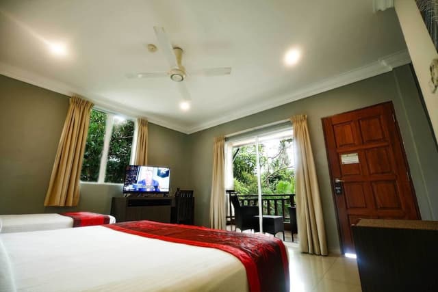 Deluxe Triple Room (with A/C)