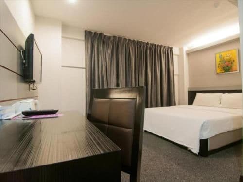 Deluxe Queen Room