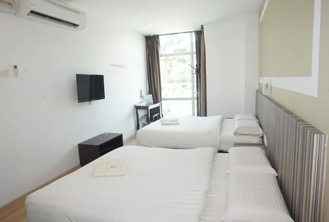 Family Quadruple Room, 2 Queen Beds, City View