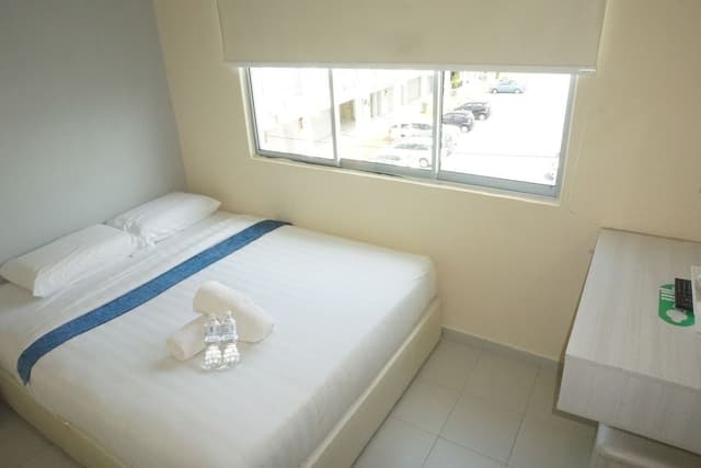 Deluxe Room, 1 Queen Bed, City View