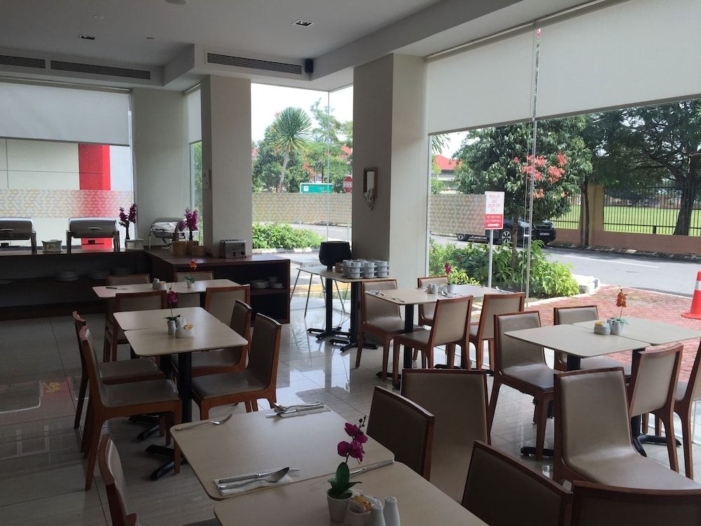 C'haya Hotel2