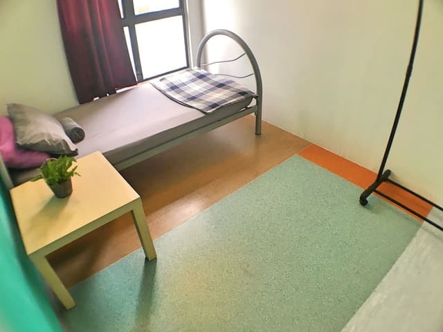 Single Room, Shared Bathroom (With Fan)