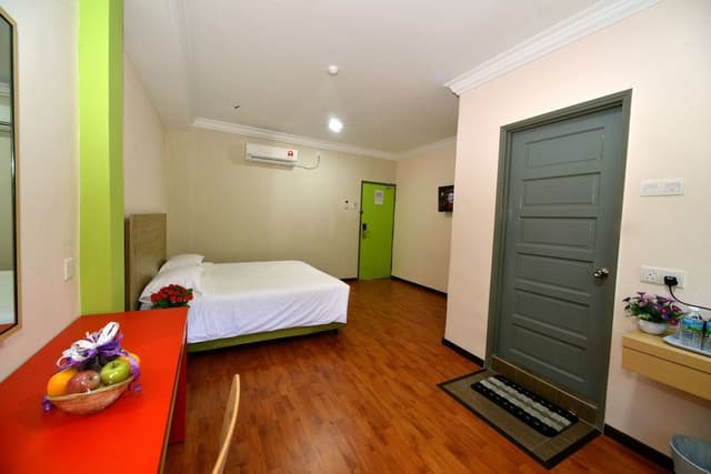 Deluxe Queen Room