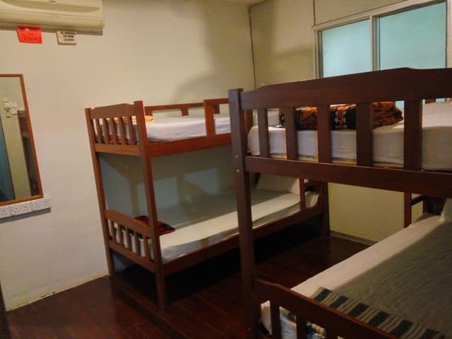 1 Bed Mix Dorm, Shared Bathroom (6 bedded)